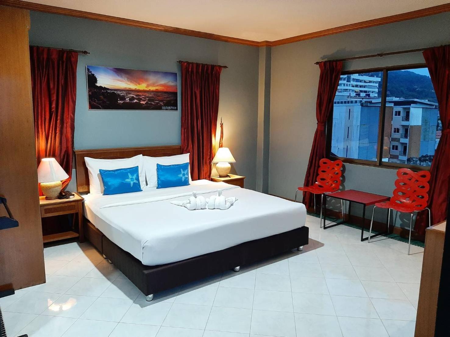 Sea Front Home Hotel - Patong Beach Exterior foto