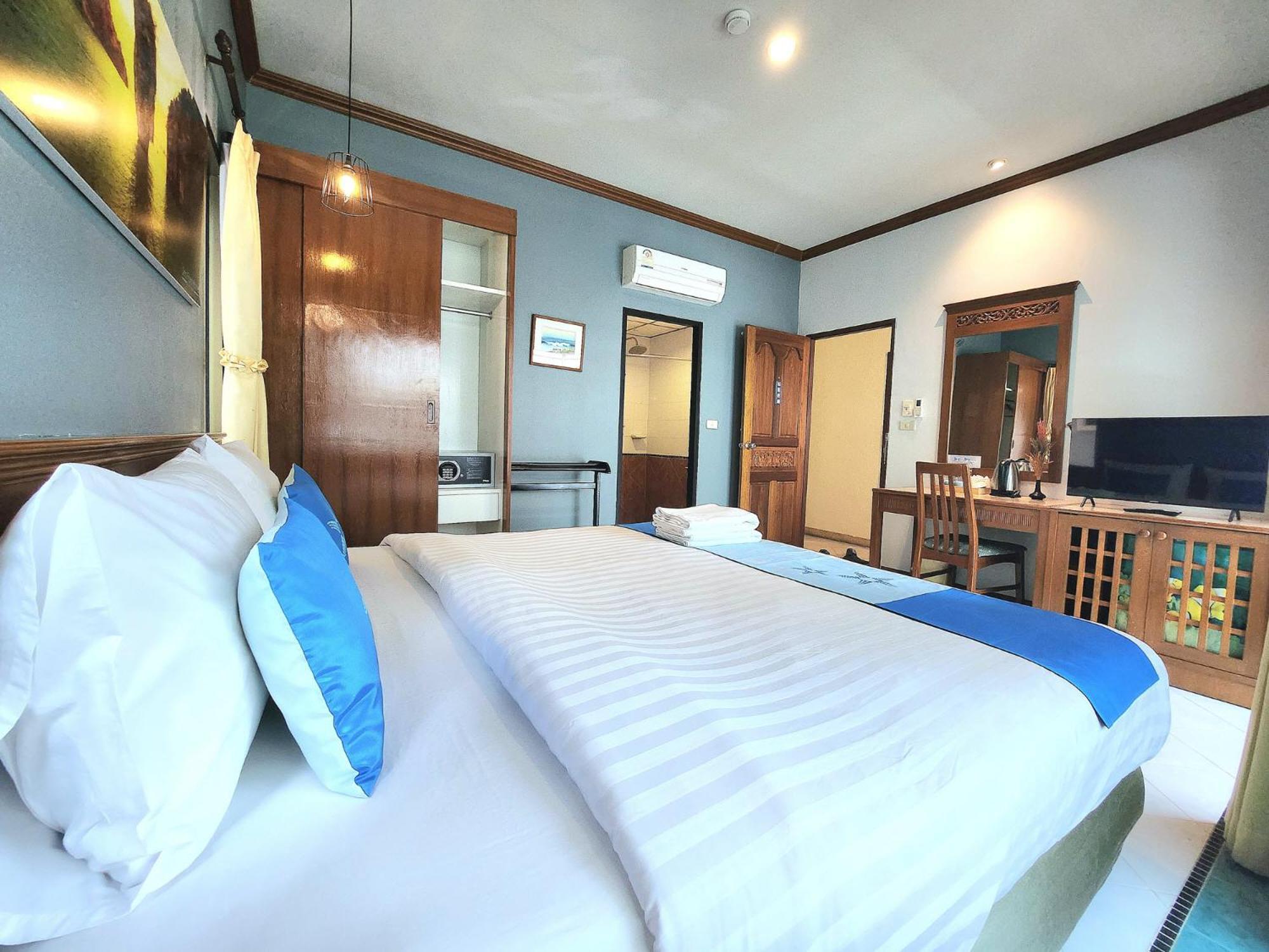 Sea Front Home Hotel - Patong Beach Exterior foto