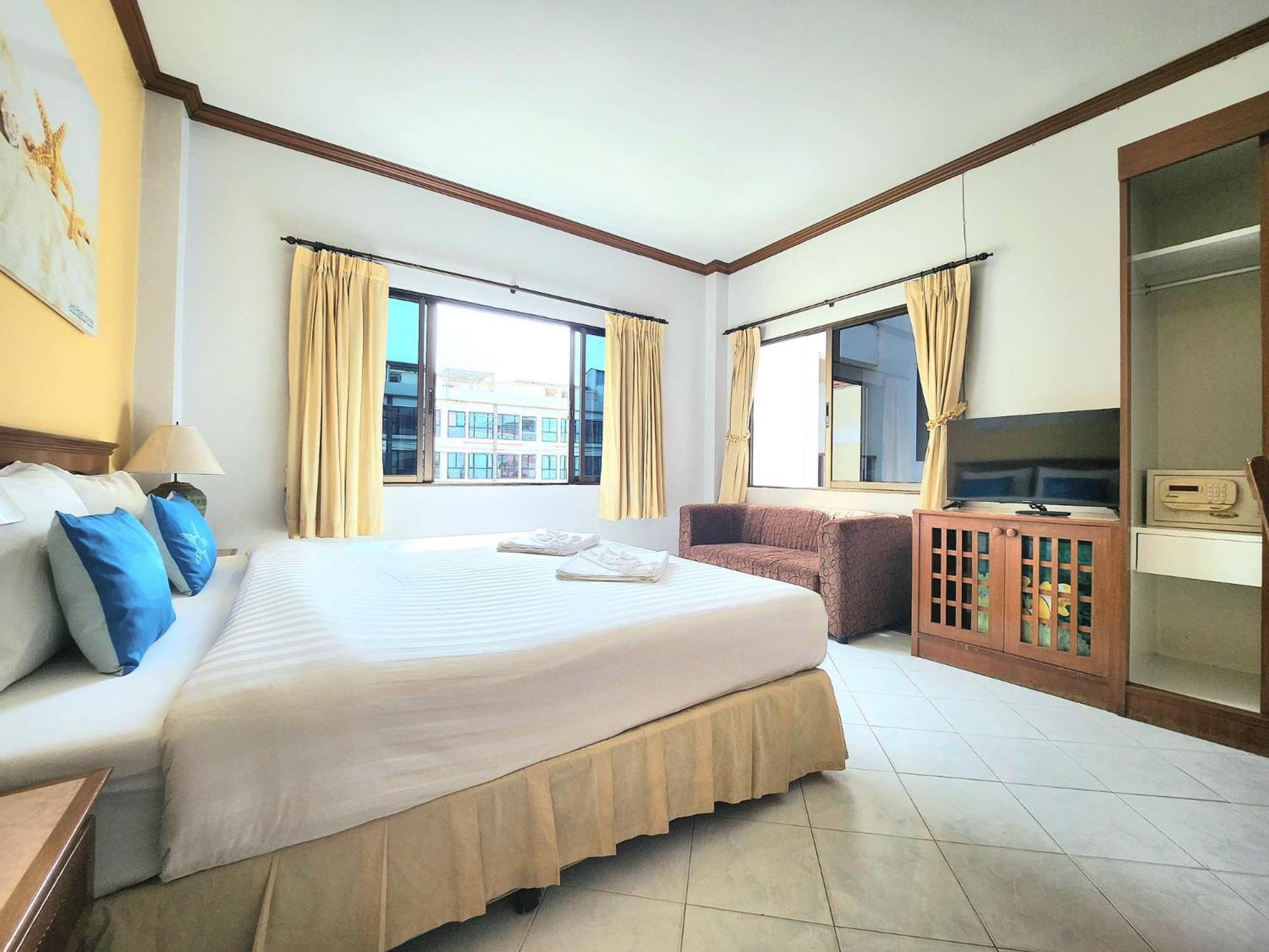 Sea Front Home Hotel - Patong Beach Exterior foto