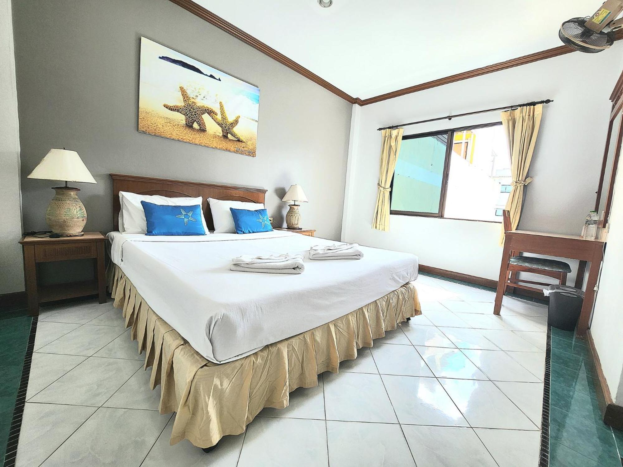 Sea Front Home Hotel - Patong Beach Exterior foto